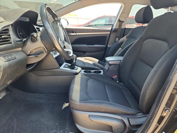 2019 HYUNDAI ELANTRA — DENT
