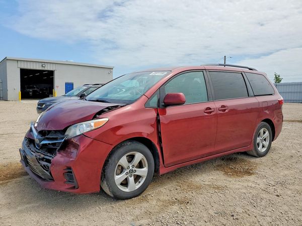 2019 TOYOTA SIENNA