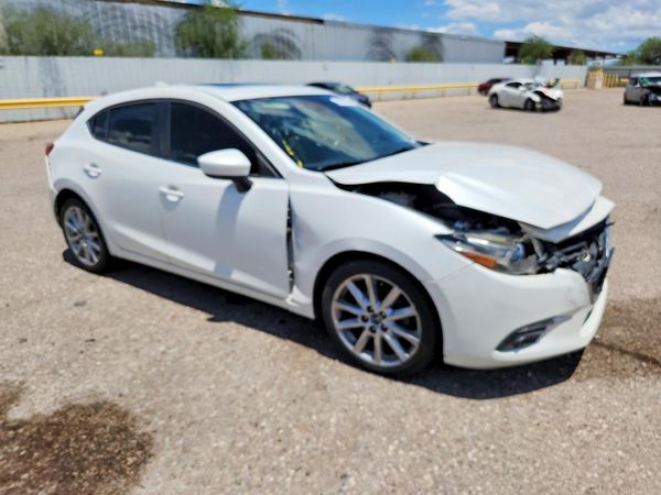 2017 MAZDA 3 Grand Touring — Passenger 3/4