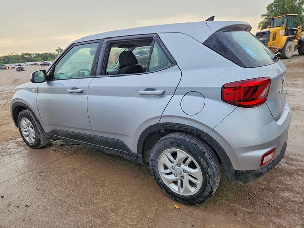 2021 HYUNDAI VENUE SE