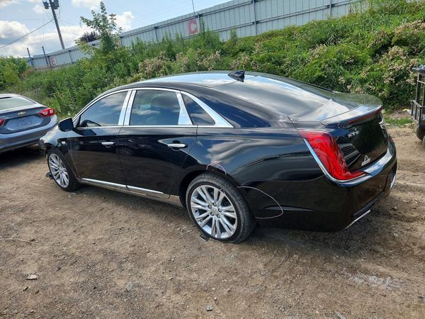 2018 CADILLAC XTS Luxury