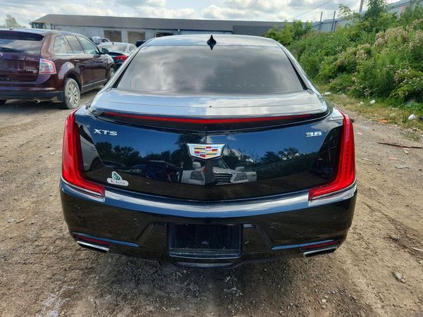 2018 CADILLAC XTS Luxury