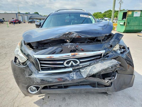2015 INFINITI QX70
