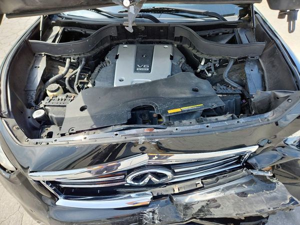 2015 INFINITI QX70