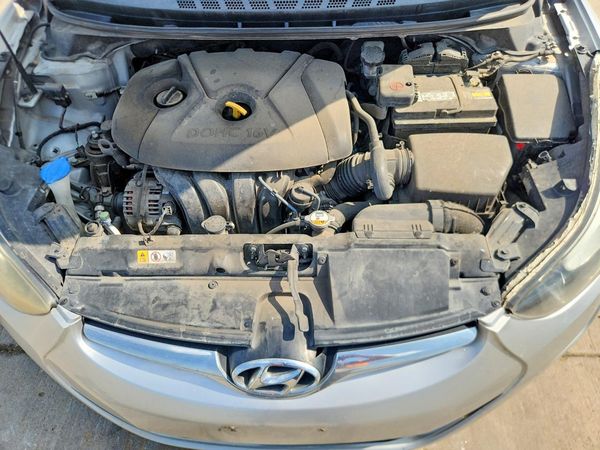 2014 HYUNDAI ELANTRA GLS(Middle)