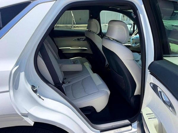 2025 GENESIS G70