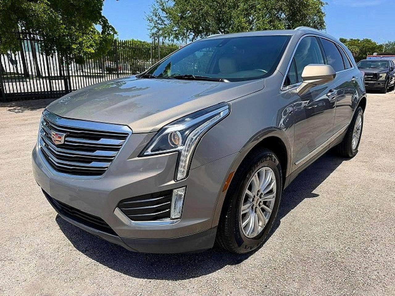 2017 CADILLAC XT5 Base