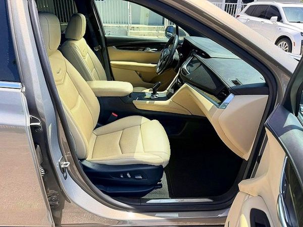2017 CADILLAC XT5 Base