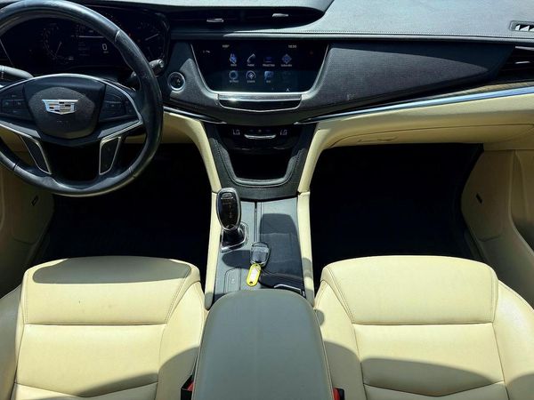 2017 CADILLAC XT5 Base