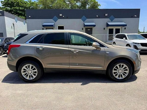 2017 CADILLAC XT5 Base