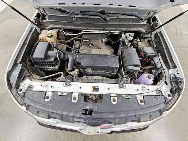 2021 CHEVROLET COLORADO Work Truck — Engine bay