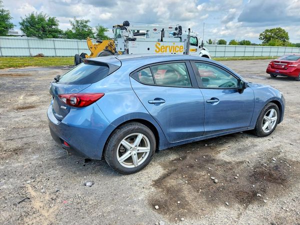 2016 MAZDA 3 SV/Base