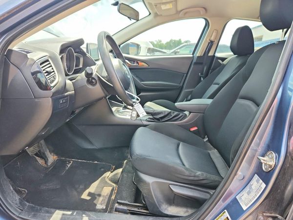 2016 MAZDA 3 SV/Base