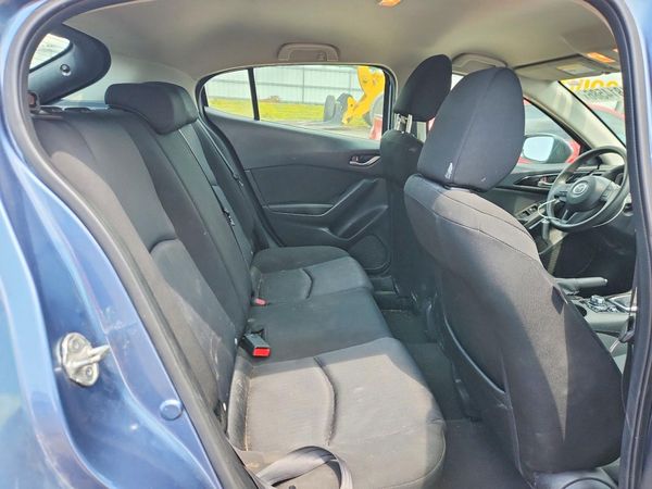 2016 MAZDA 3 SV/Base