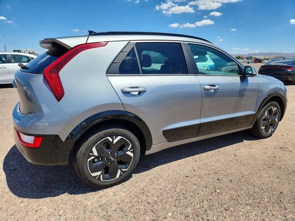2024 KIA NIRO Wind