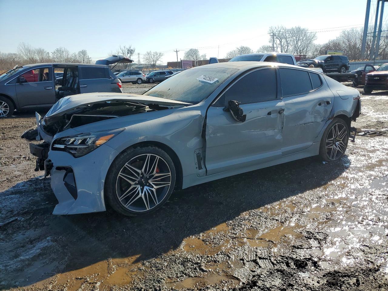 2022 KIA STINGER