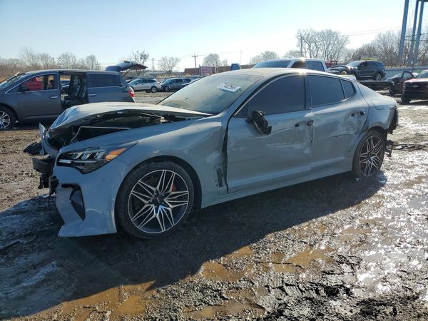 2022 KIA STINGER