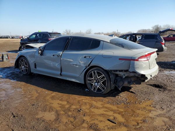 2022 KIA STINGER