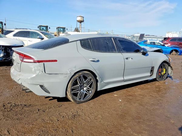 2022 KIA STINGER