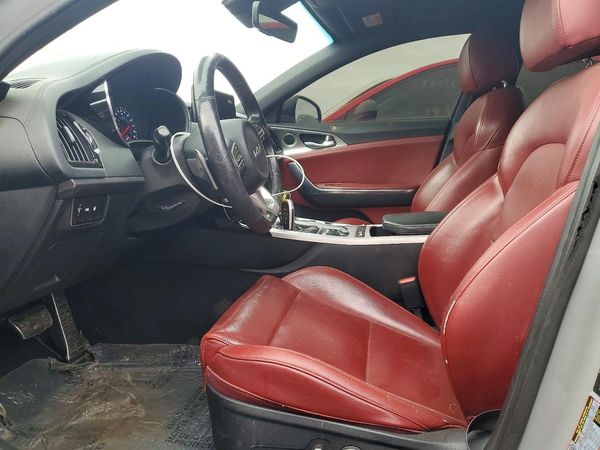 2022 KIA STINGER
