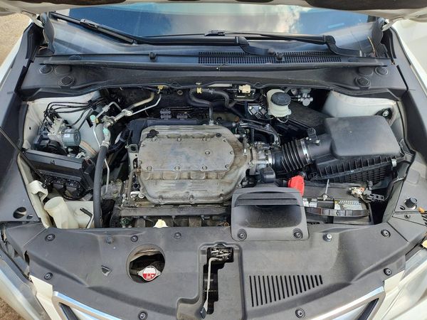 2013 ACURA RDX Technology Package — Engine bay