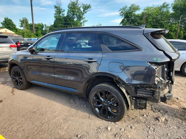 2023 KIA SORENTO