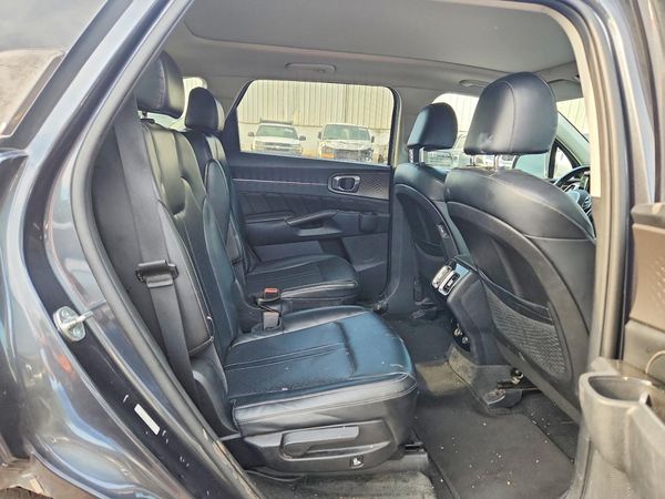 2023 KIA SORENTO