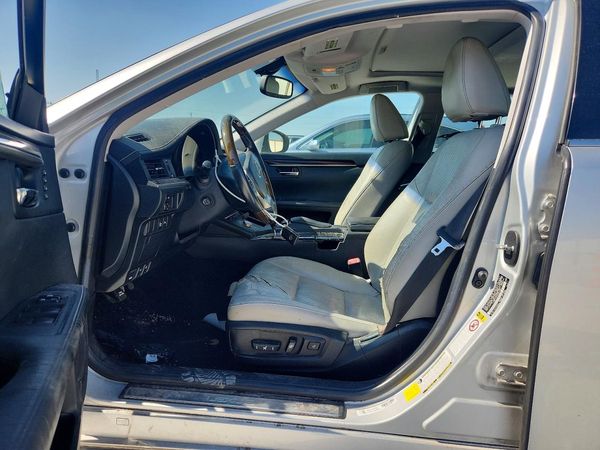 2013 LEXUS ES350 350 — DENT