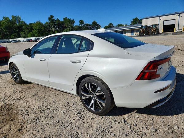 2023 VOLVO S60