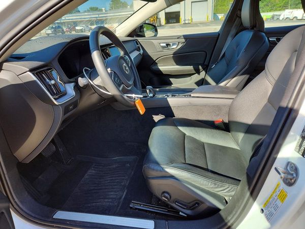 2023 VOLVO S60