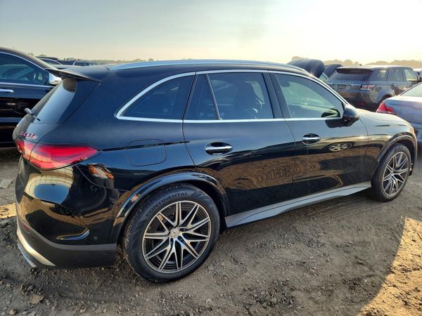 2025 MERCEDES-BENZ GLC AMG GLC63 Se