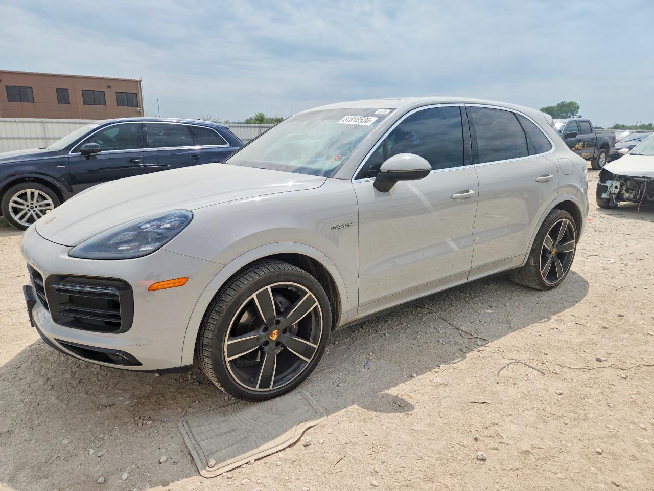 2022 PORSCHE CAYENNE E-Hybrid