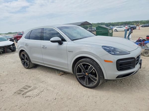 2022 PORSCHE CAYENNE E-Hybrid