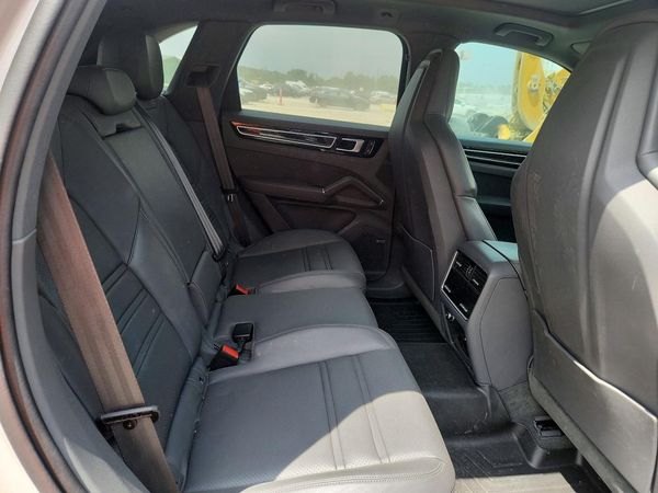 2022 PORSCHE CAYENNE E-Hybrid