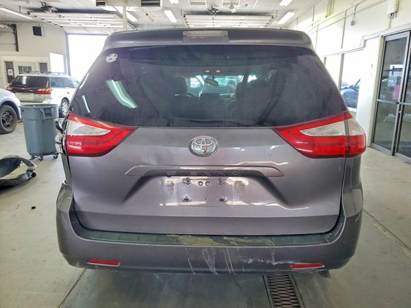 2015 TOYOTA SIENNA