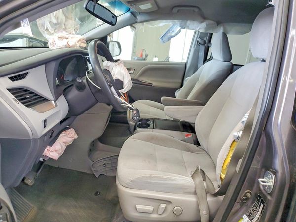 2015 TOYOTA SIENNA