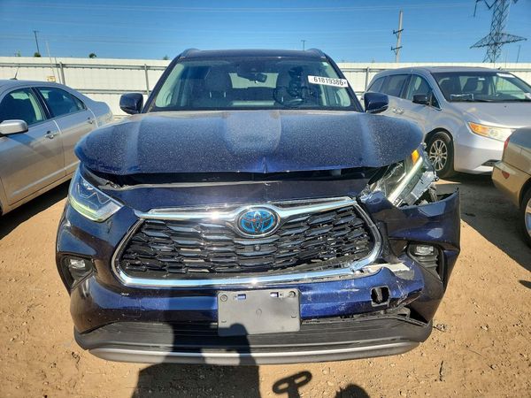 2021 TOYOTA HIGHLANDER Platinum