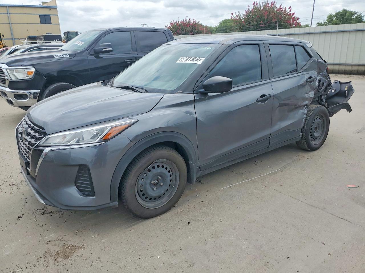 2023 NISSAN KICKS S