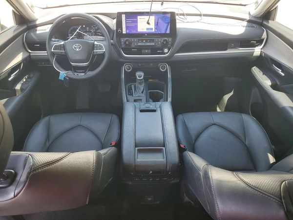 2024 TOYOTA GRAND HIGHLANDER