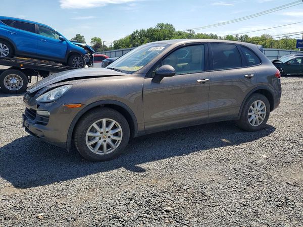 2012 PORSCHE CAYENNE