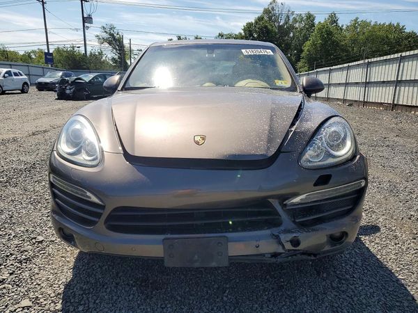 2012 PORSCHE CAYENNE