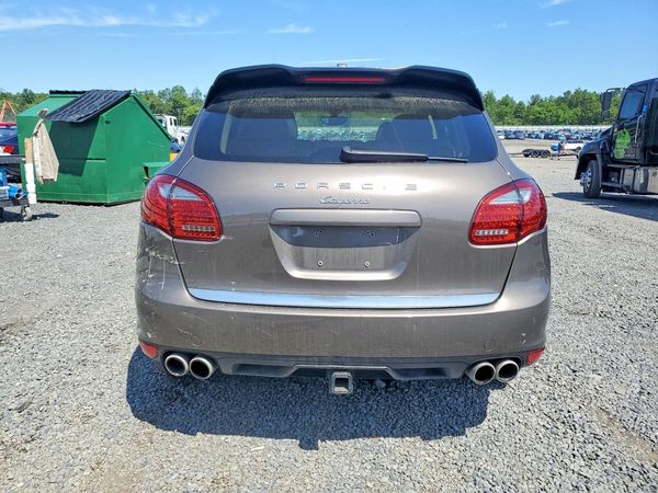 2012 PORSCHE CAYENNE