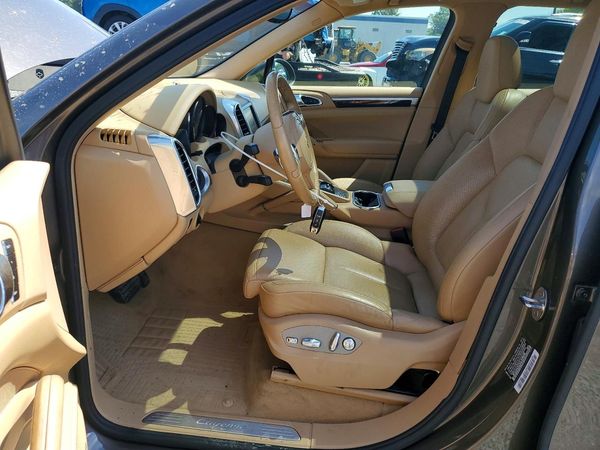 2012 PORSCHE CAYENNE