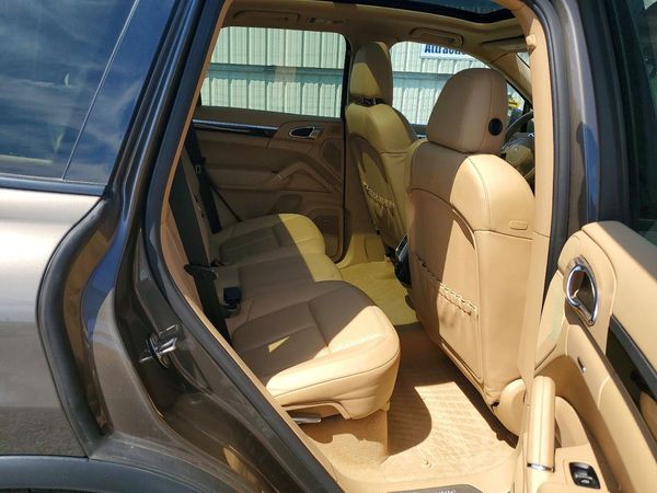 2012 PORSCHE CAYENNE