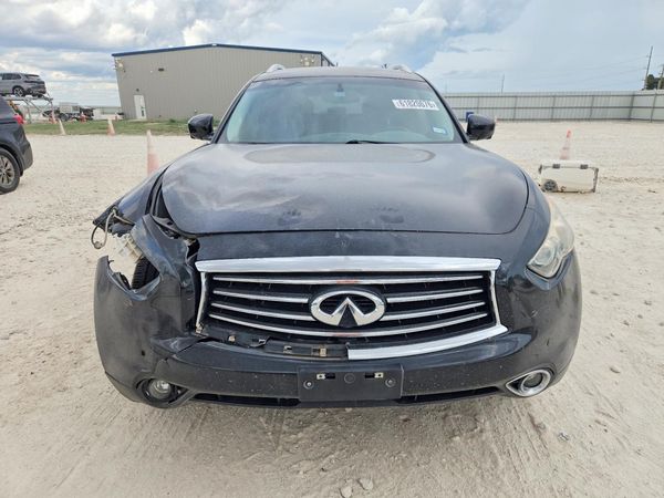 2016 INFINITI QX70