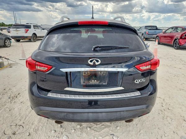 2016 INFINITI QX70