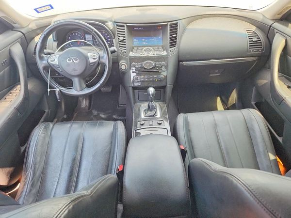 2016 INFINITI QX70