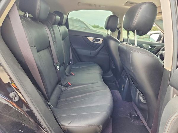 2016 INFINITI QX70