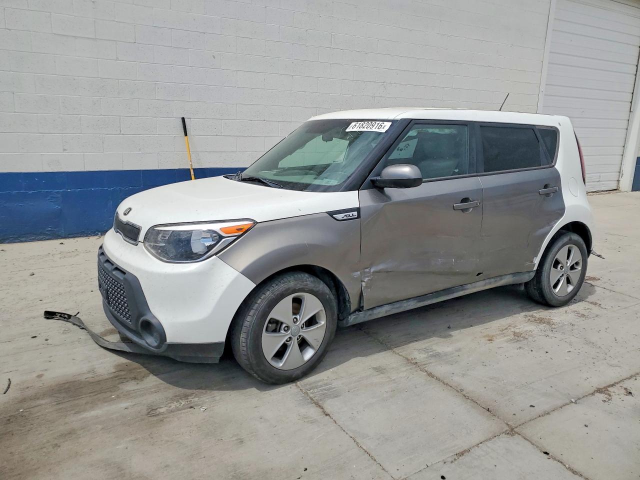 2016 KIA SOUL Plus — Front 3/4