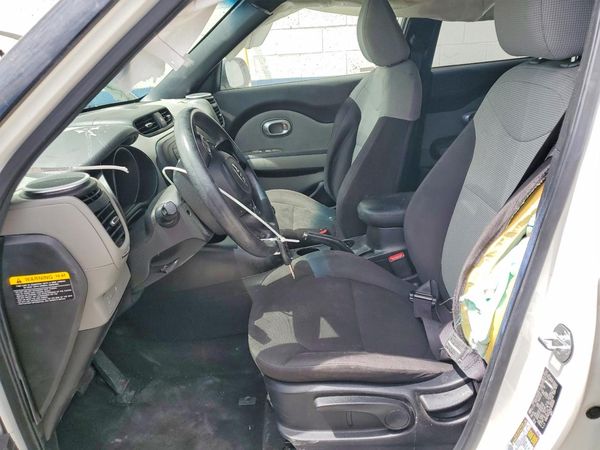 2016 KIA SOUL Plus — DENT